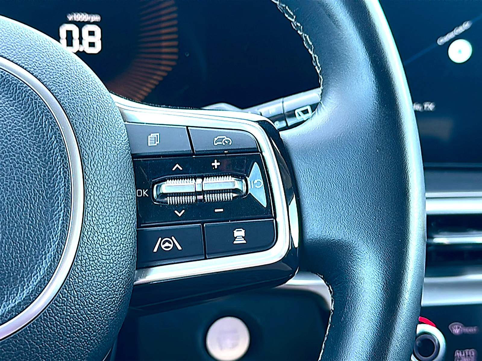 Used 2024 Kia Sorento S image 29