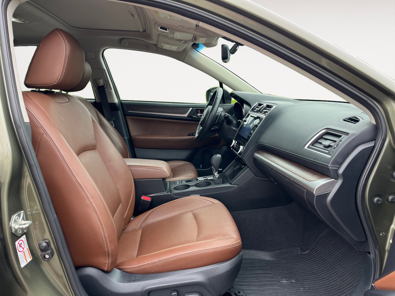 Used 2019 Subaru Outback 3.6R Touring w/ Popular Package #3A AWD/4WD image 14
