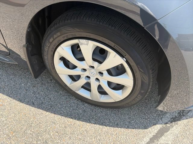 Used 2023 Toyota Corolla LE w/ Carpet Mat Package (TMS) FWD image 23