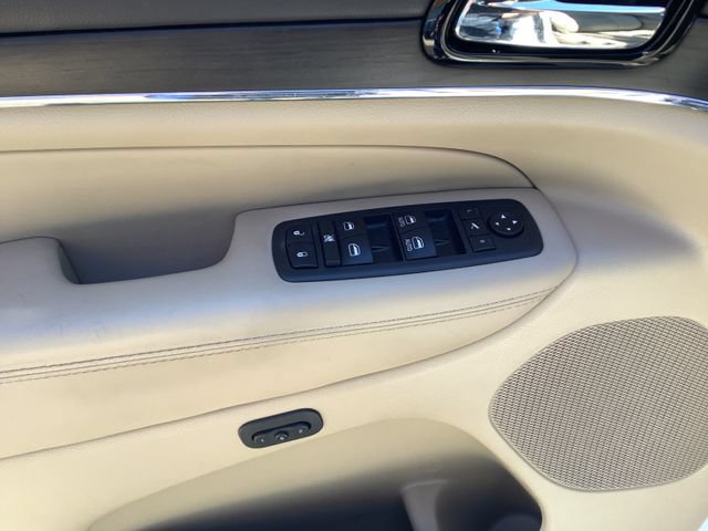 Used 2020 Jeep Grand Cherokee Overland AWD/4WD image 10