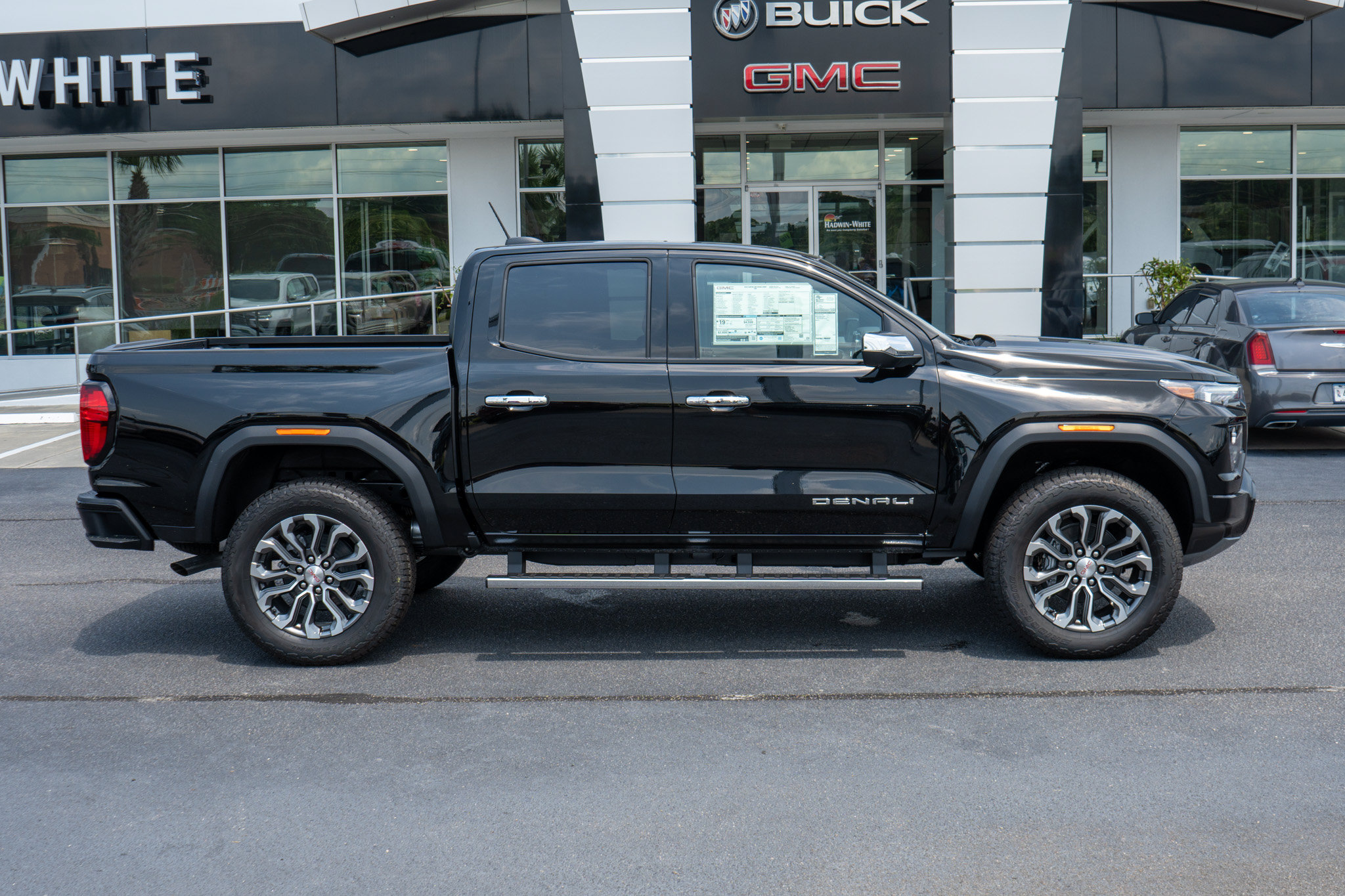New 2026 GMC Canyon Denali AWD/4WD image 2