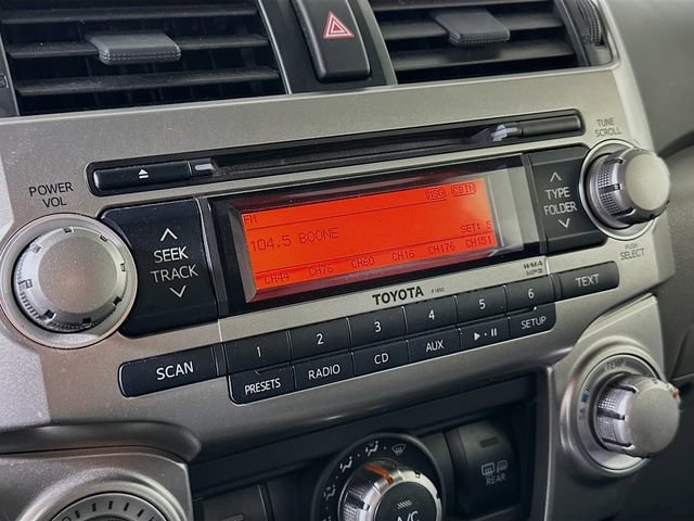 Used 2021 Nissan Titan SL w/ Moonroof Package image 15