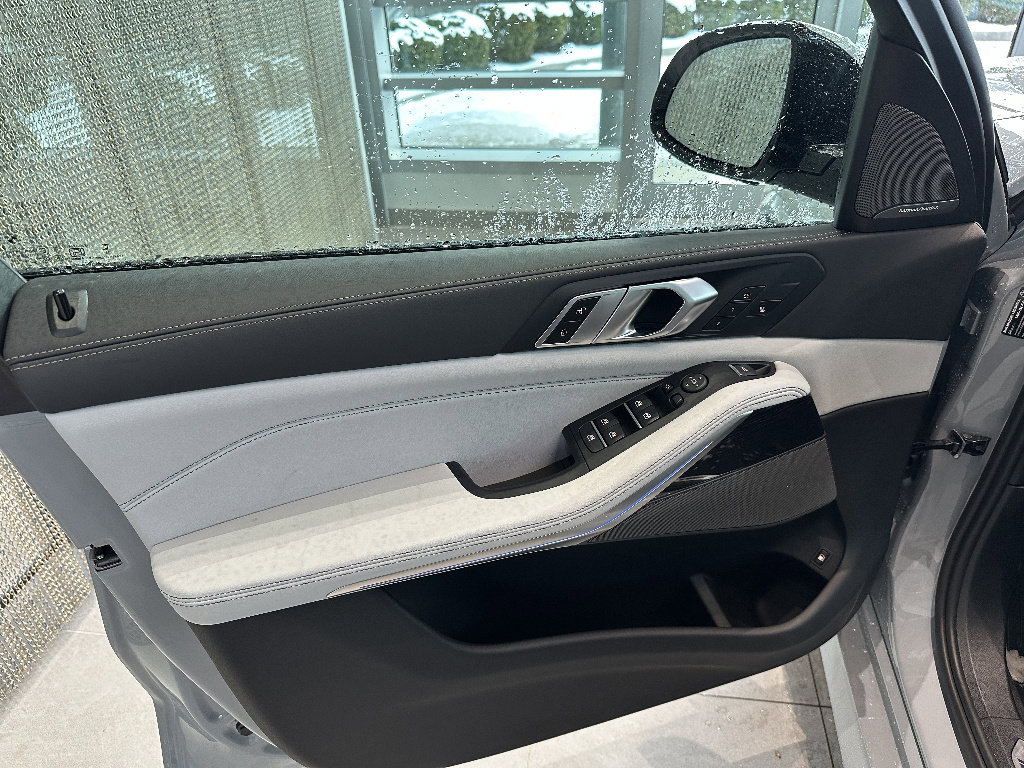 New 2026 BMW X5 xDrive50e w/ M Sport Package image 11