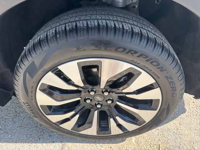 Used 2026 Ford Explorer Platinum w/ LUX Leather Package AWD/4WD image 13