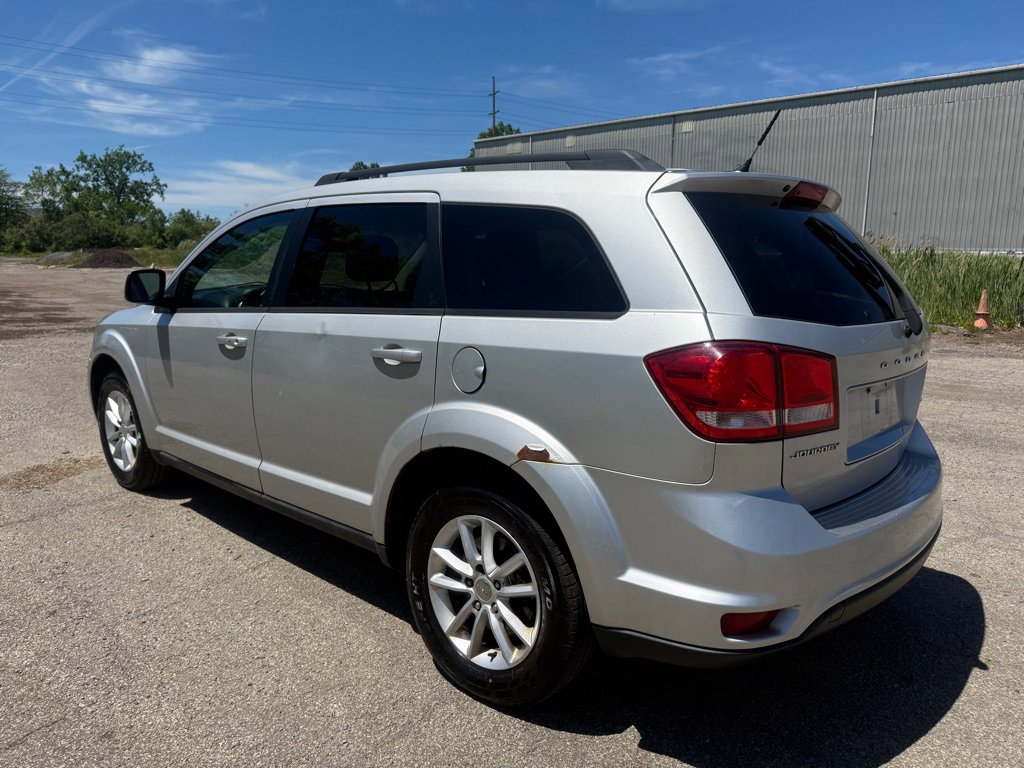 Used 2013 Dodge Journey SXT FWD image 3