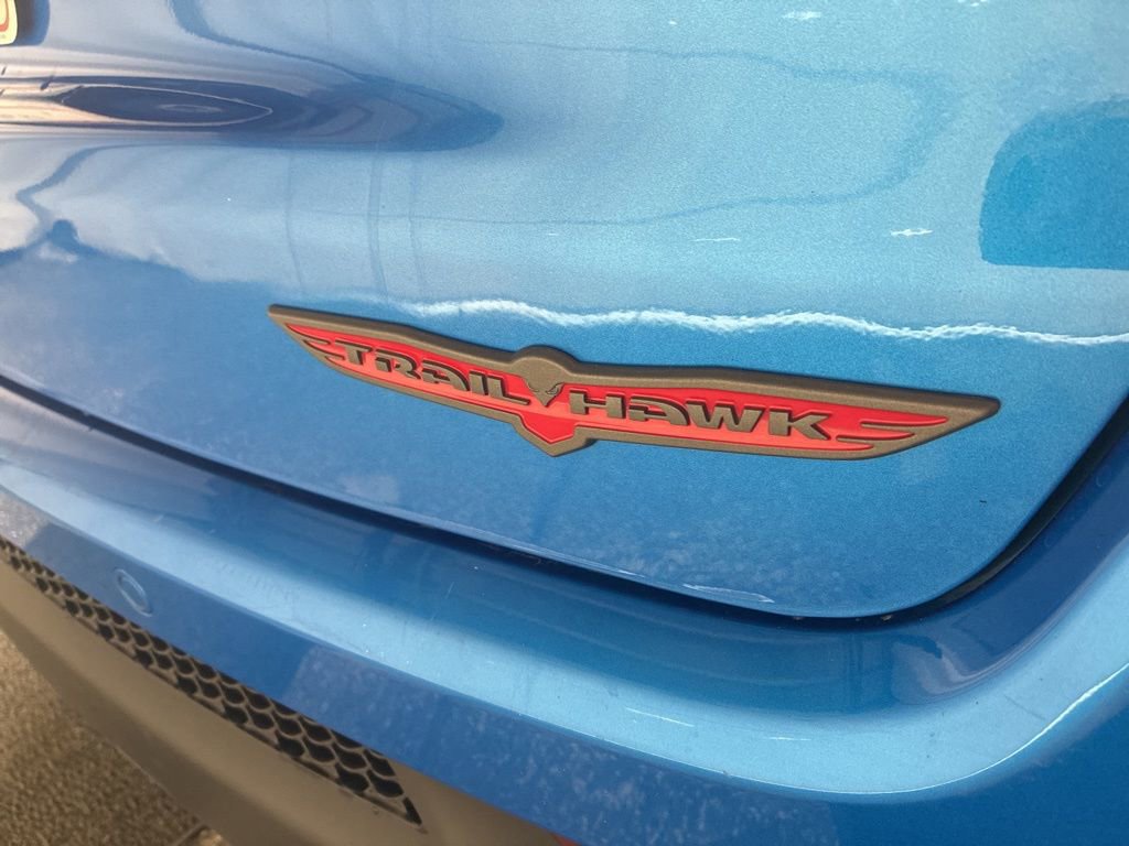 Used 2025 Jeep Compass Trailhawk image 32