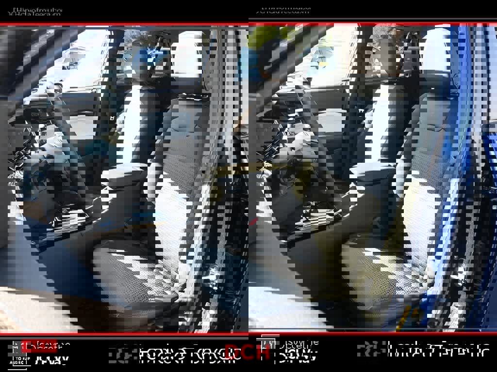 Used 2024 Chevrolet Trax LT w/ Sunroof Package image 18