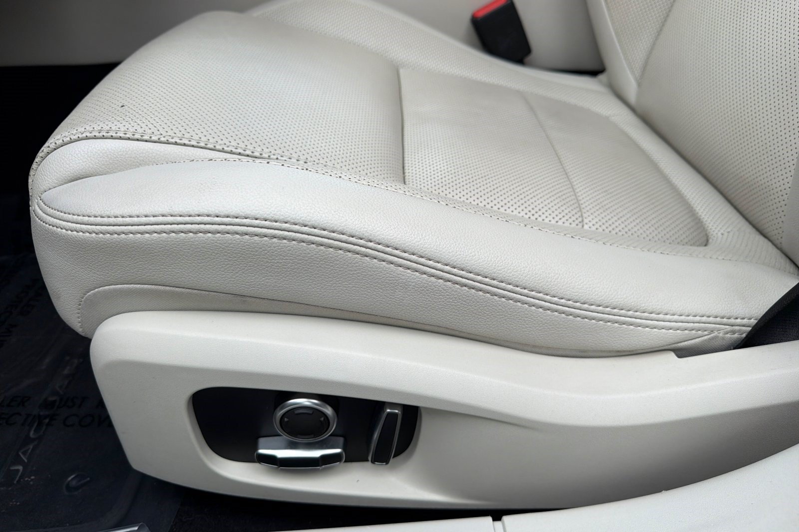 Used 2021 Jaguar XF S RWD image 15