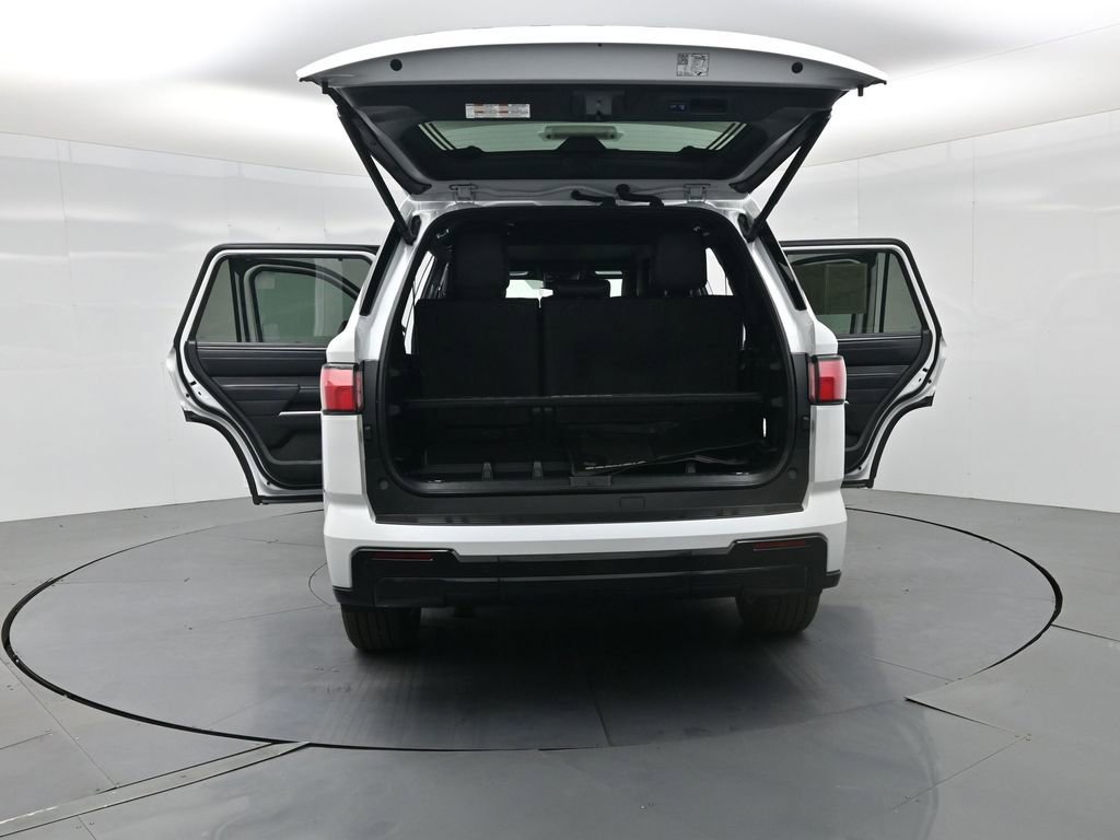 Used 2024 Toyota Sequoia Platinum image 32