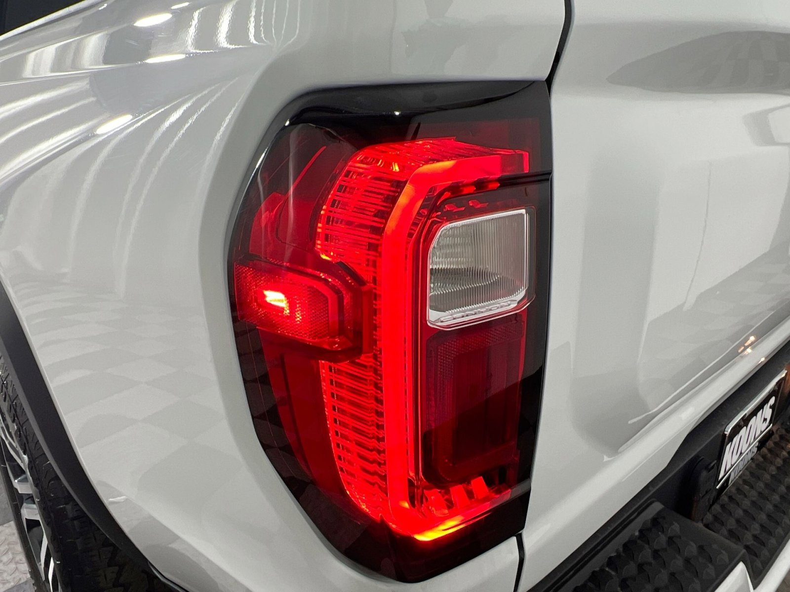 Used 2024 GMC Canyon AT4 w/ Technology Package image 16