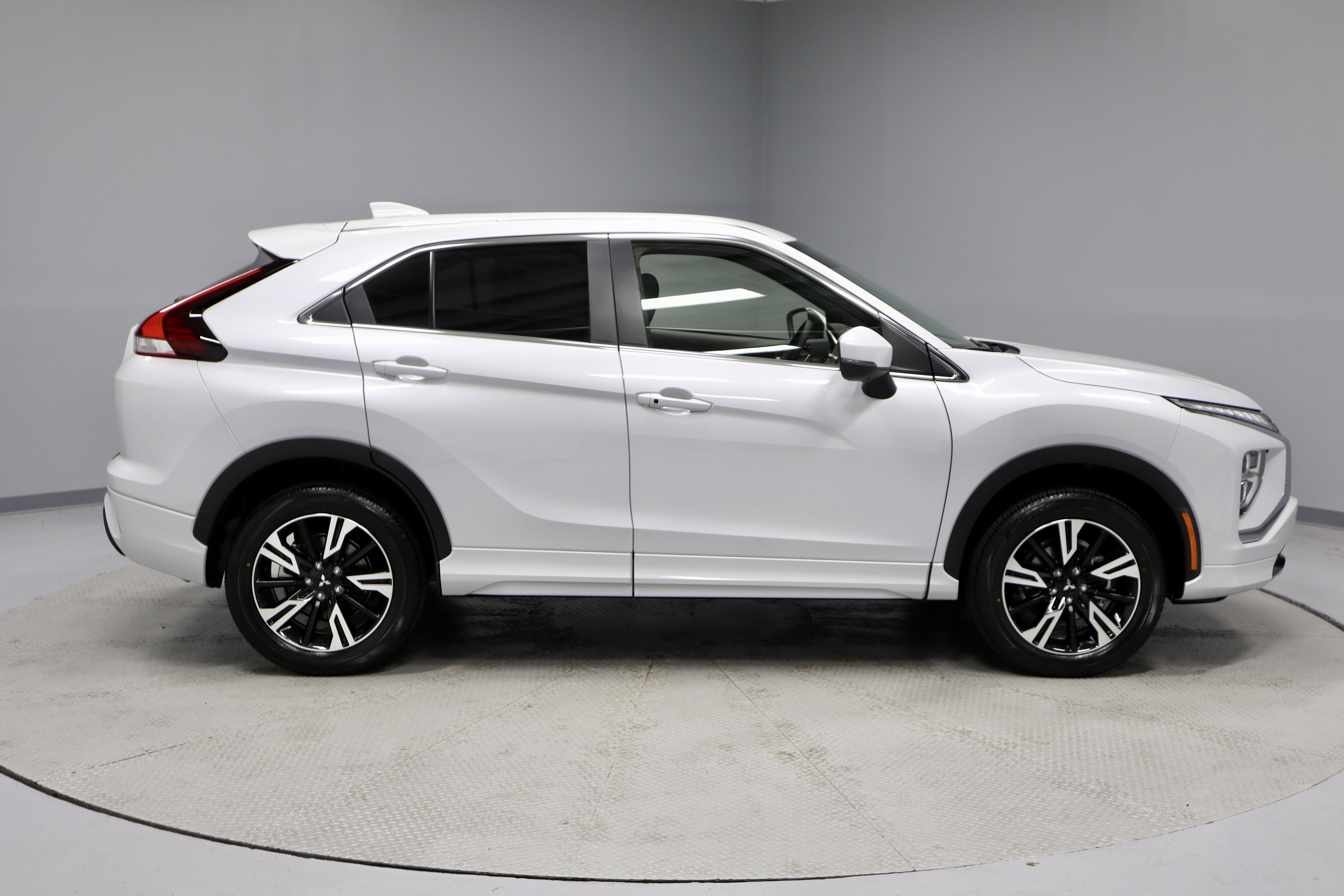 New 2026 Mitsubishi Eclipse Cross SEL AWD/4WD image 9
