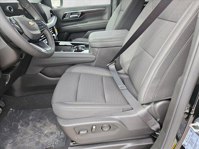 New 2026 Chevrolet Suburban LS RWD image 12