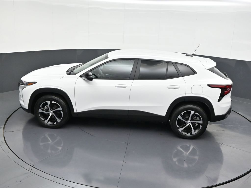 Used 2025 Chevrolet Trax RS w/ Driver Confidence Package image 21