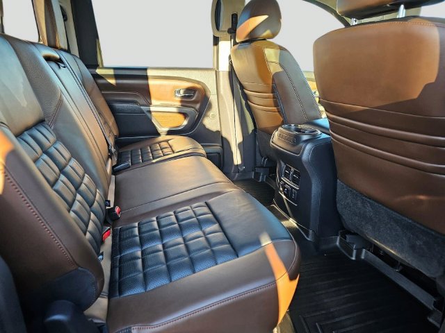 Used 2018 Nissan Titan Platinum Reserve AWD/4WD image 14