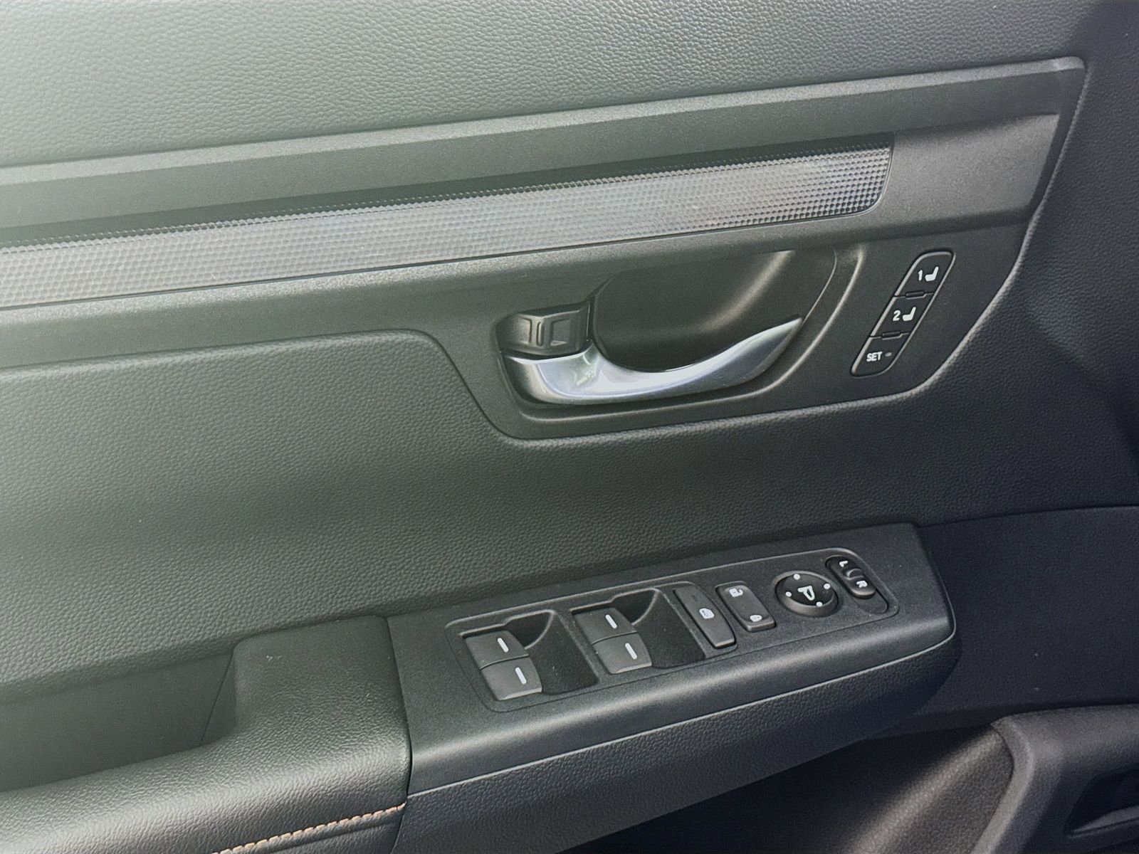 Used 2025 Honda CR-V Sport-L image 4