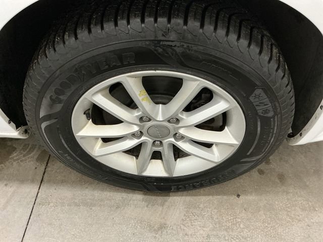 Used 2020 Dodge Grand Caravan SE FWD image 13
