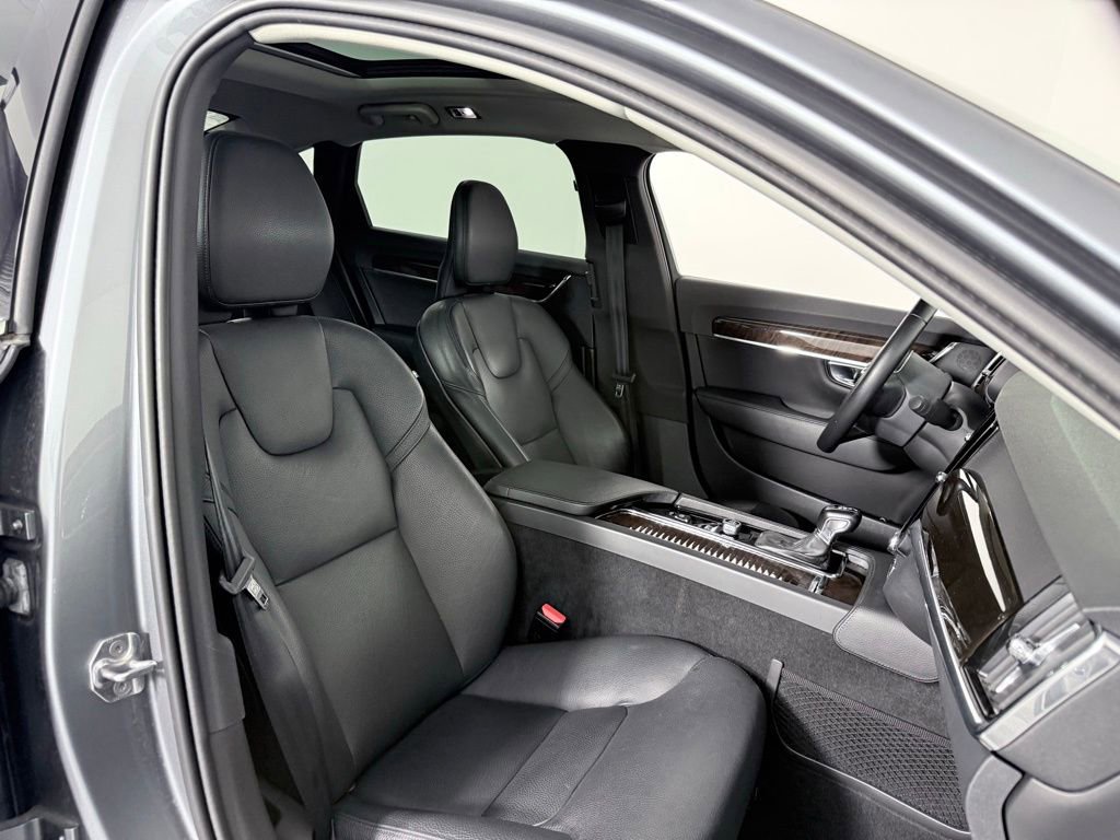 Used 2019 Volvo S90 T6 Momentum image 12