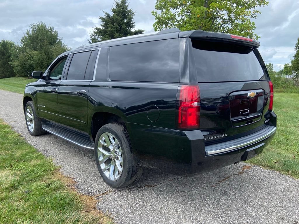 Used 2020 Chevrolet Suburban Premier AWD/4WD image 3