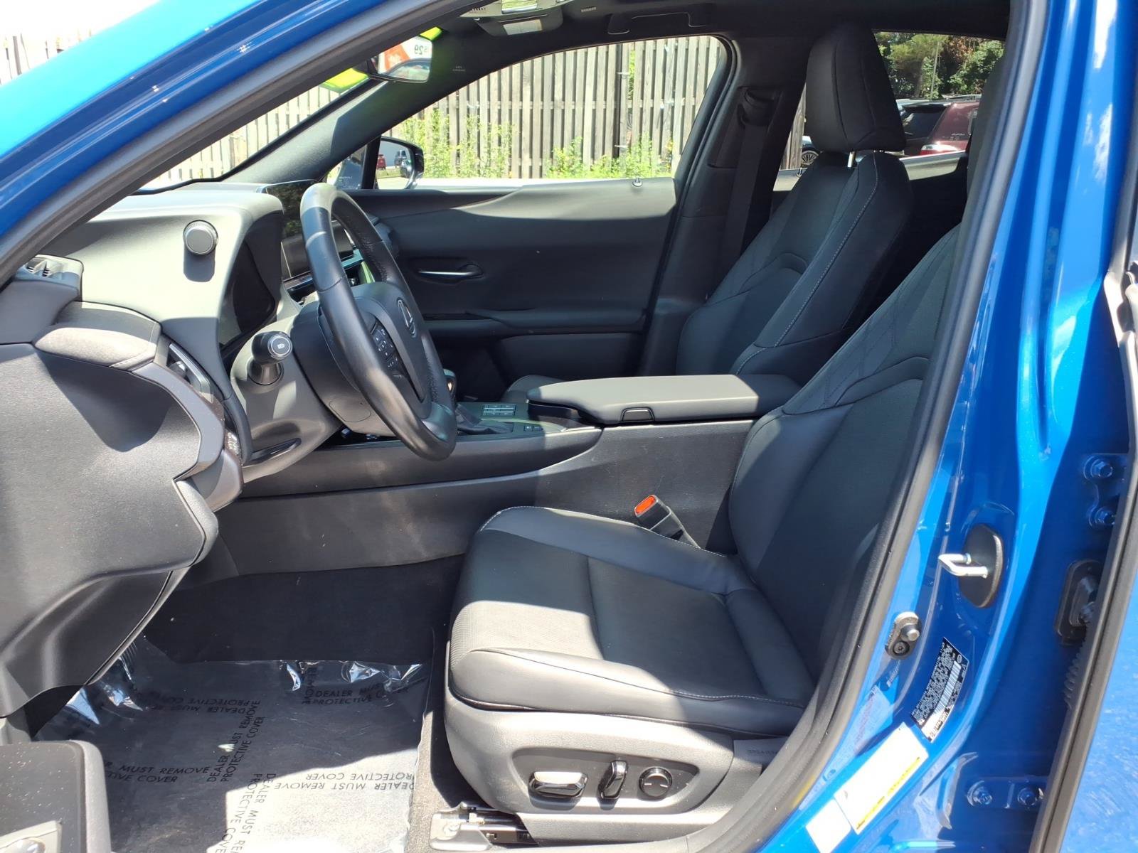 Used 2024 Lexus UX 250h AWD w/ Premium Package image 19