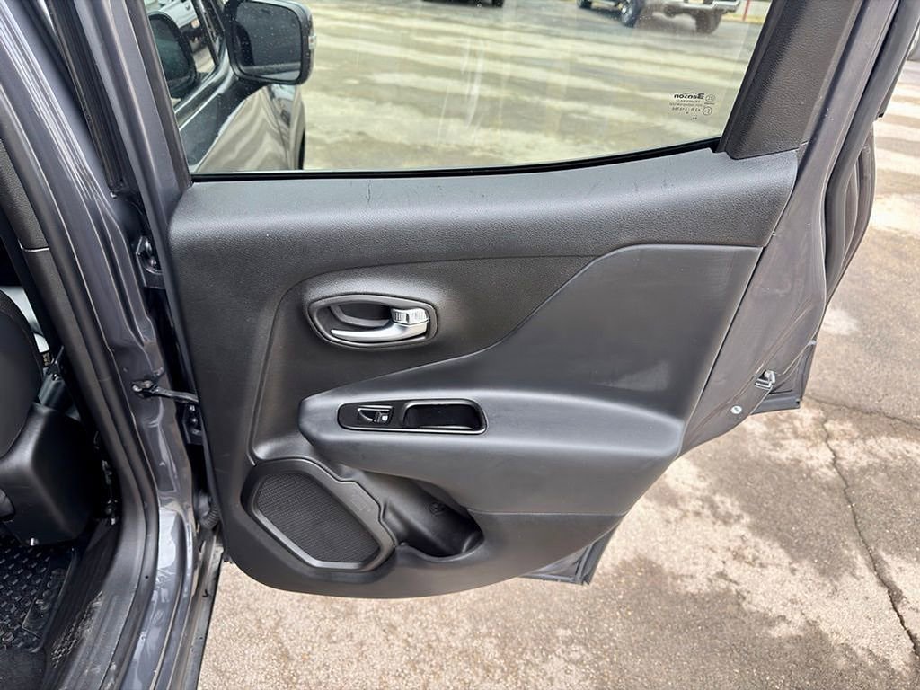 Used 2022 Jeep Renegade Limited AWD/4WD image 30