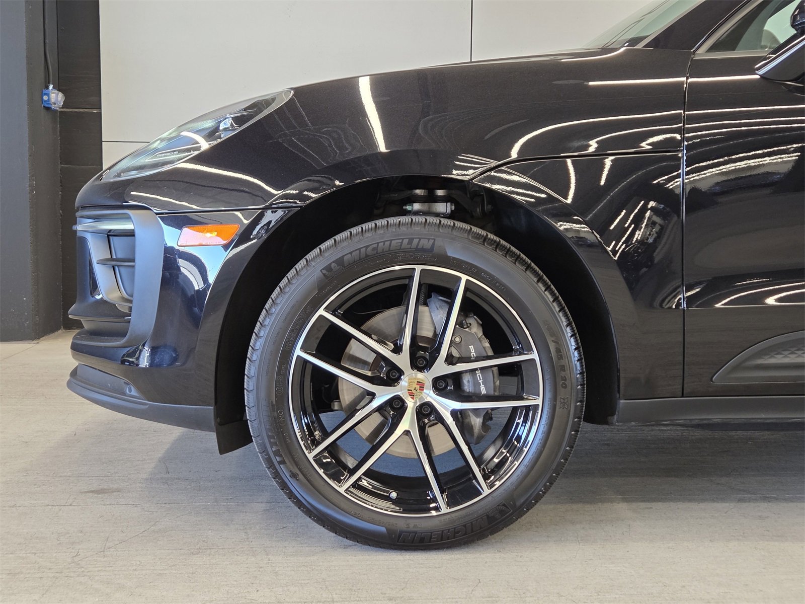 Certified 2026 Porsche Macan image 9