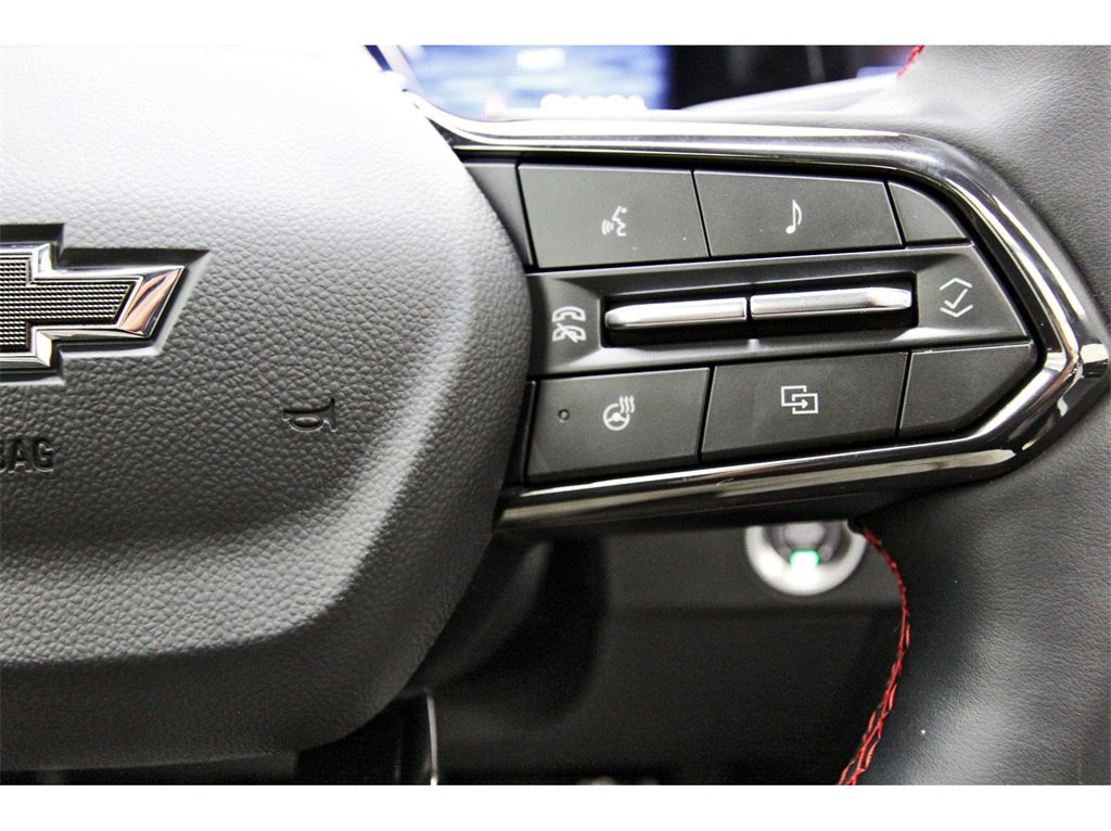 Used 2025 Chevrolet Traverse RS image 14