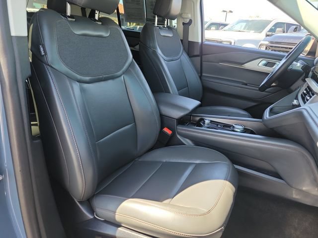 New 2026 Ford Explorer Active w/ Active Comfort Package RWD image 24