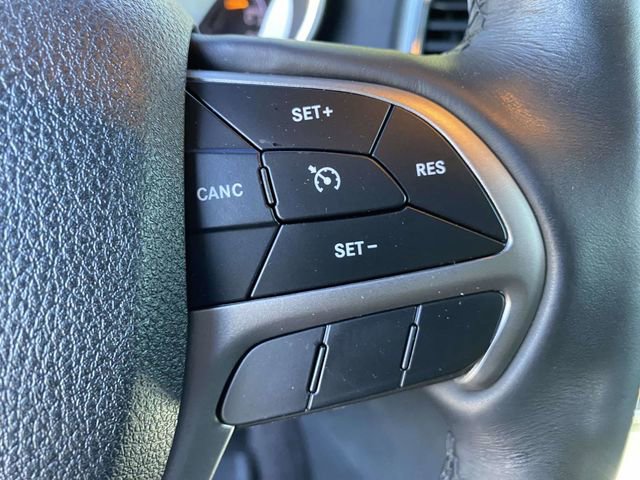 Used 2018 Jeep Grand Cherokee Altitude image 23