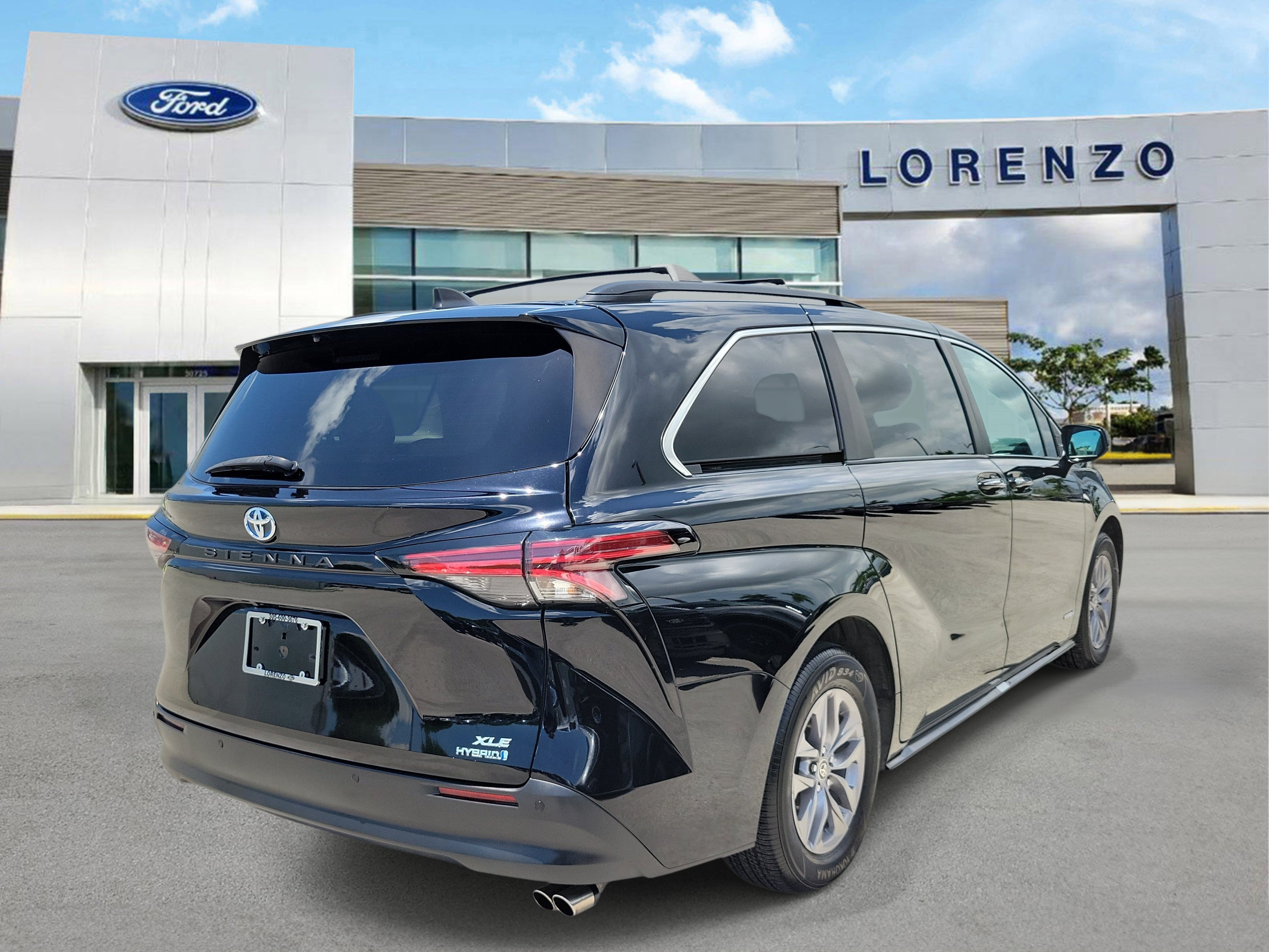 Used 2021 Toyota Sienna XLE FWD image 5