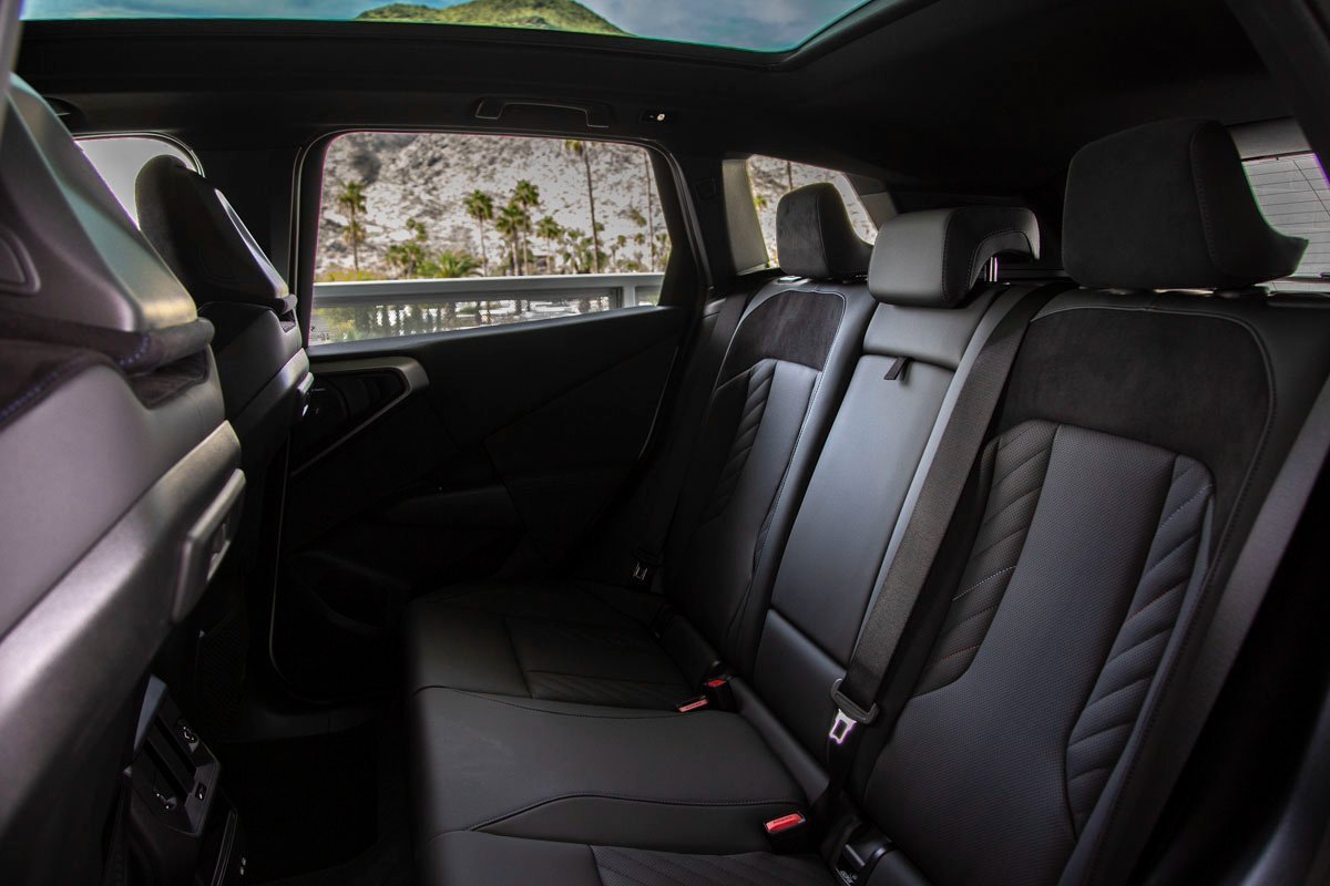 Used 2025 BMW X3 M50 w/ Premium Package image 26