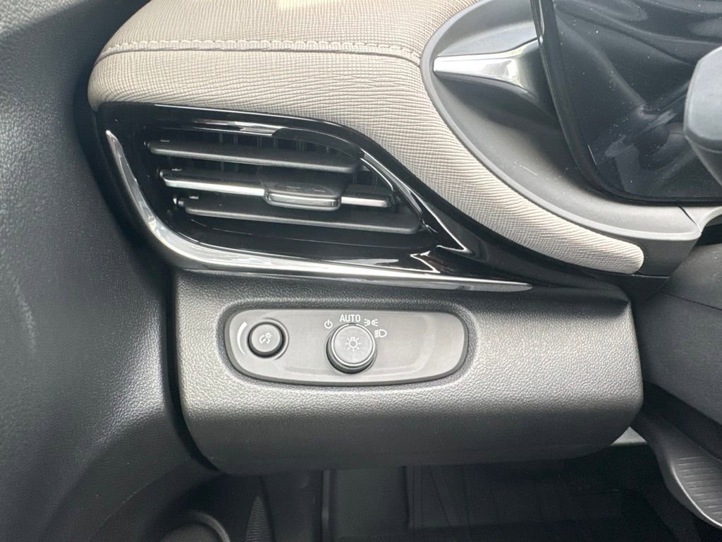 New 2026 Buick Envista Sport Touring FWD image 28