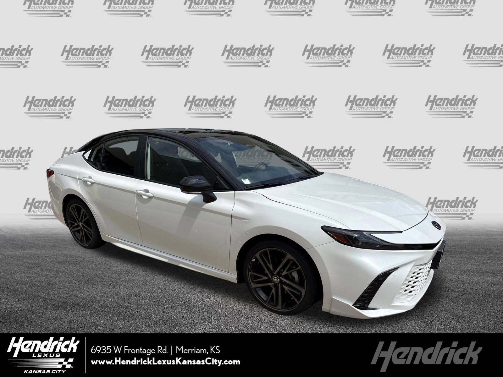 Used 2025 Toyota Camry XSE FWD image 1