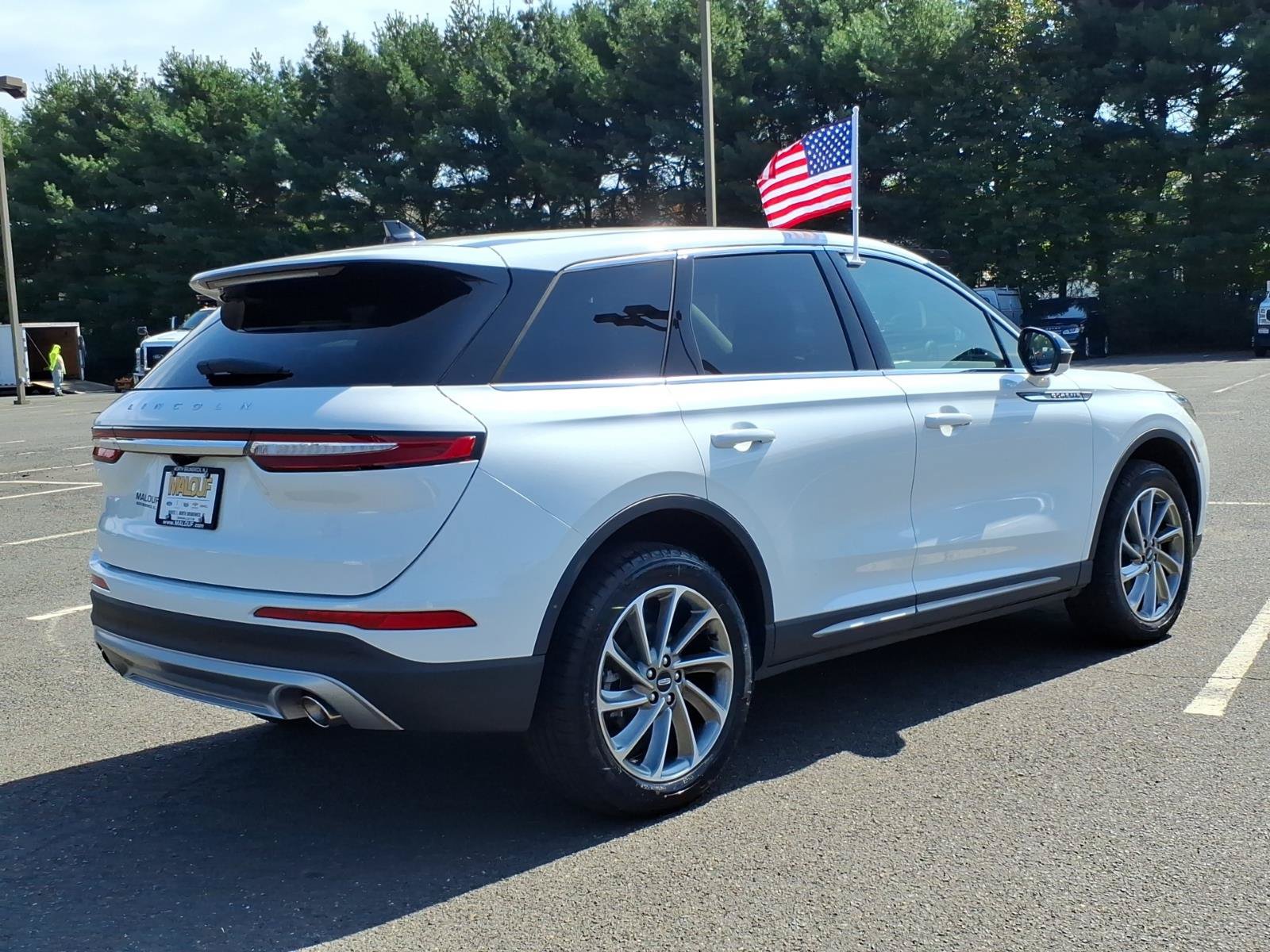 Used 2025 Lincoln Corsair AWD w/ Equipment Group 101A image 6