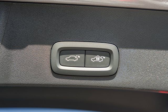 New 2026 Volvo XC40 B5 Plus w/ Protection Package Premier image 11