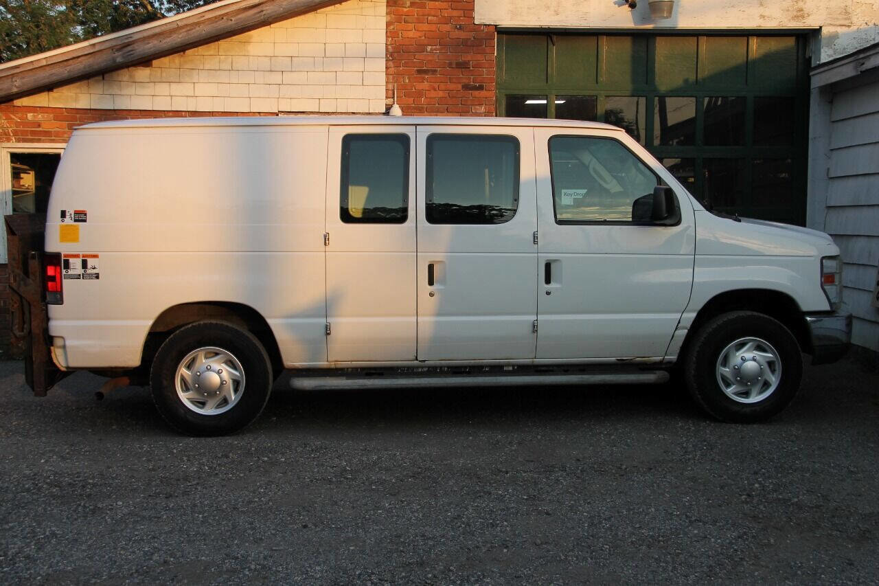 Used 2013 Ford E-250 and Econoline 250 E 250 3dr Cargo Van w/ PWR Group image 10