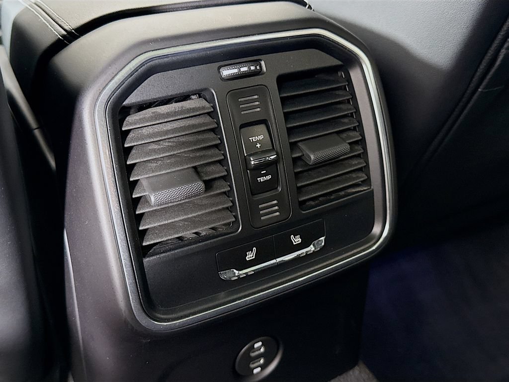 Used 2025 Porsche Macan S AWD/4WD image 27