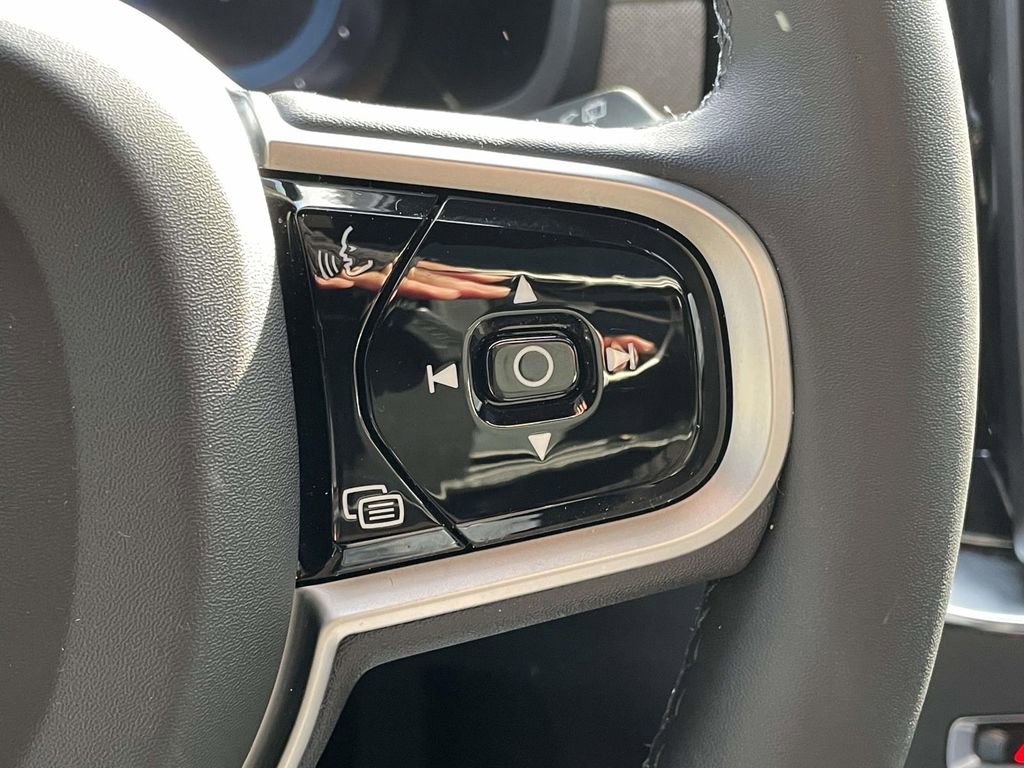 Used 2025 Volvo XC90 T8 Ultra image 11