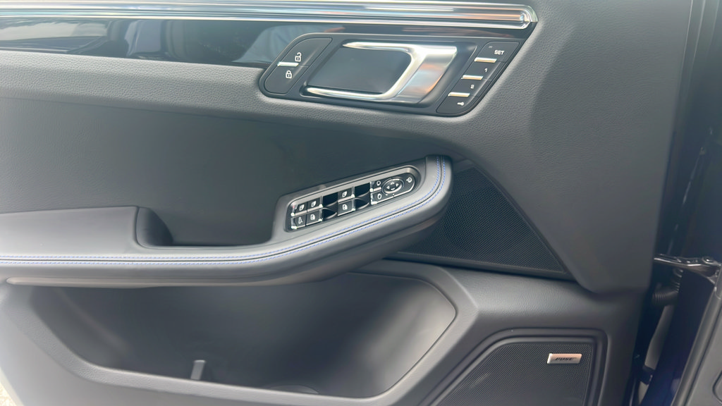 New 2026 Porsche Macan AWD/4WD image 23