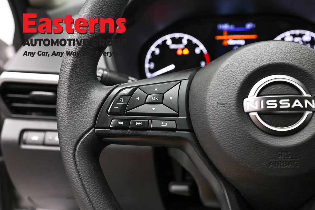 Used 2023 Nissan Altima 2.5 S FWD image 14