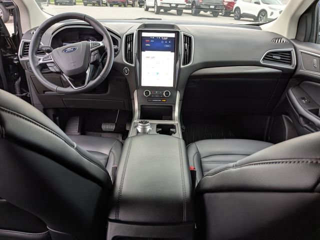 Used 2024 Ford Edge SEL w/ Convenience Package AWD/4WD image 4