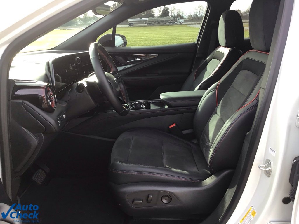 Used 2024 Chevrolet Blazer EV RS image 33