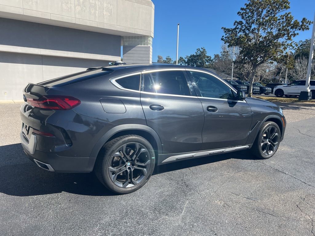 Used 2021 BMW X6 sDrive40i w/ Executive Package image 3