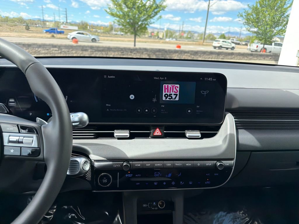 Used 2025 Hyundai Ioniq 5 SE image 18