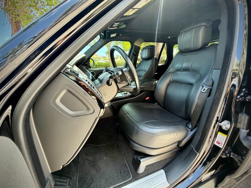 Used 2019 Land Rover Range Rover Supercharged AWD/4WD image 28