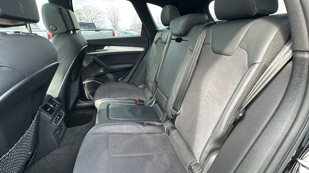 Used 2024 Audi Q5 e Premium Plus image 13