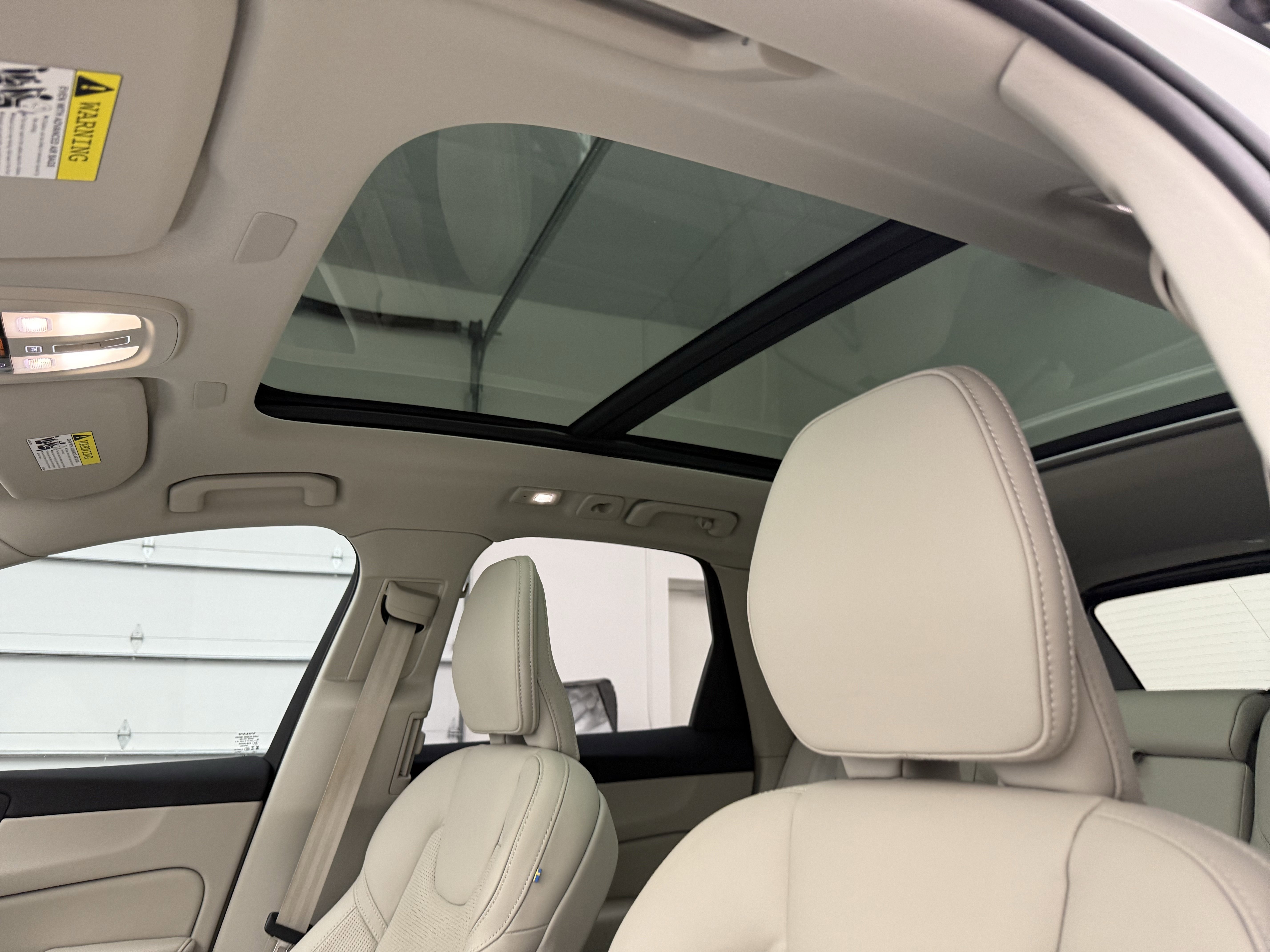 Certified 2024 Volvo XC60 B5 Ultimate w/ Protection Package Premier image 13