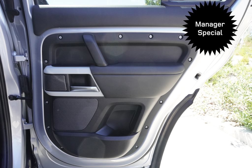 Used 2024 Land Rover Defender 110 SE AWD/4WD image 25