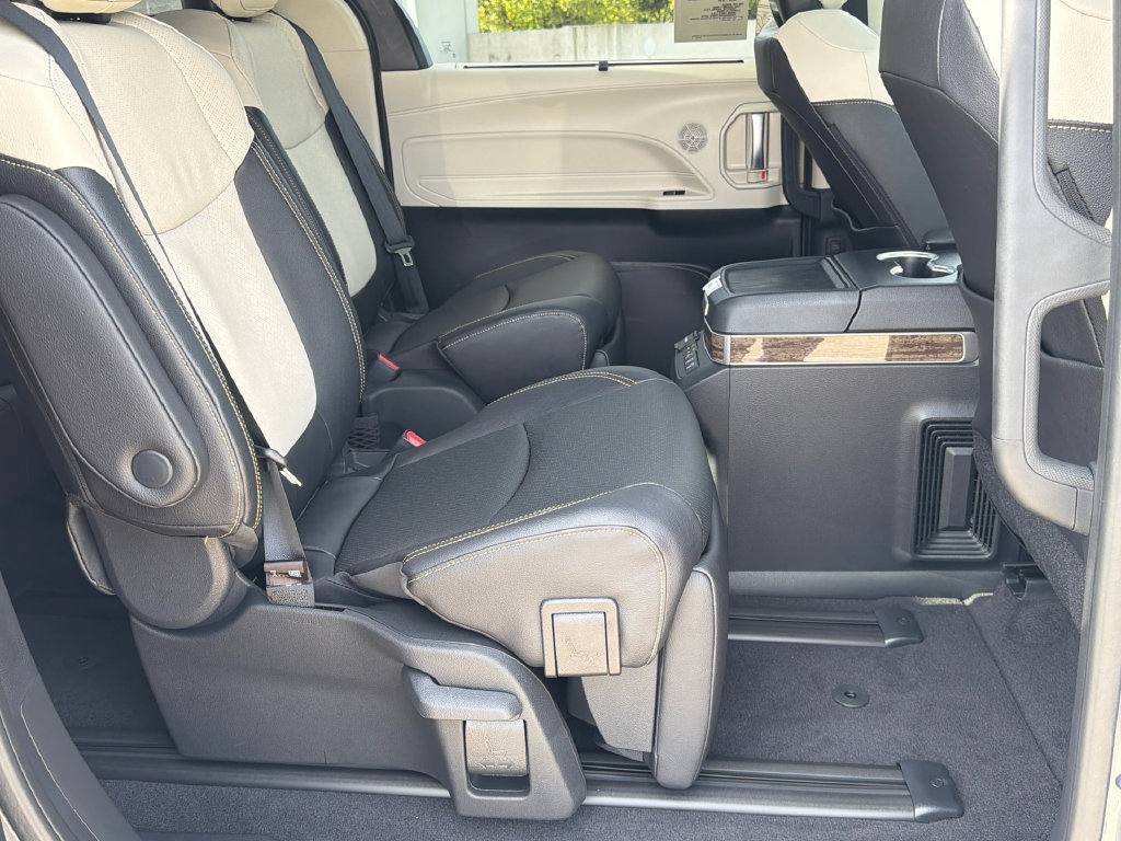 New 2026 Toyota Sienna Platinum AWD/4WD image 15