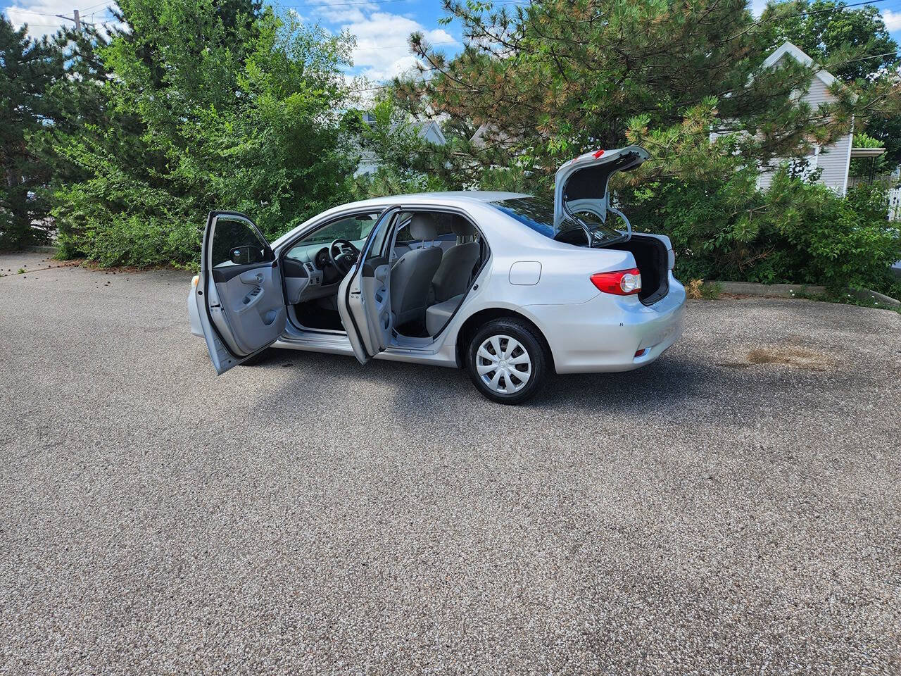 Used 2013 Toyota Corolla L FWD image 10