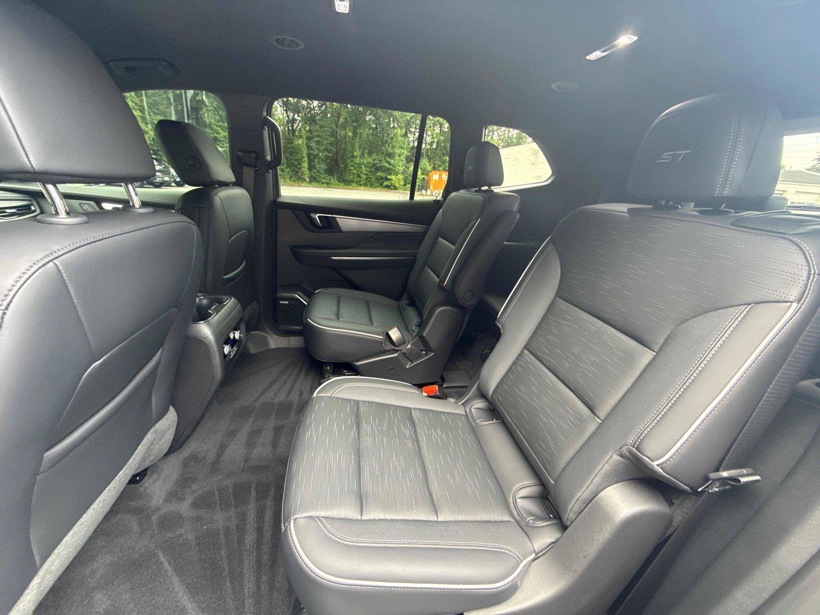 Used 2025 Buick Enclave Sport Touring FWD image 12